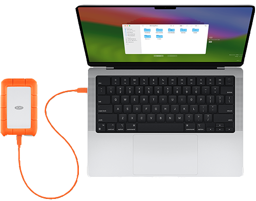 MACBOOK CONNECTED TO EXTERNAL SSD